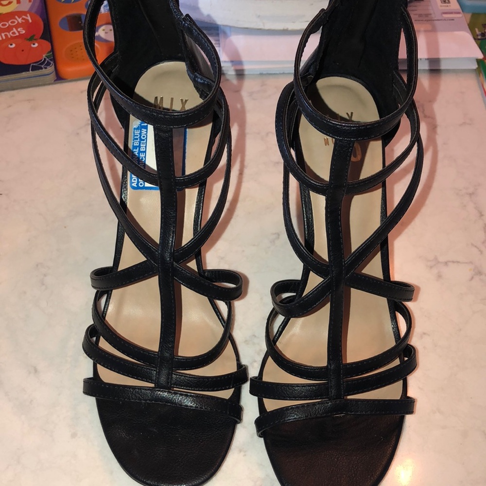 Size 10 black strappy heal